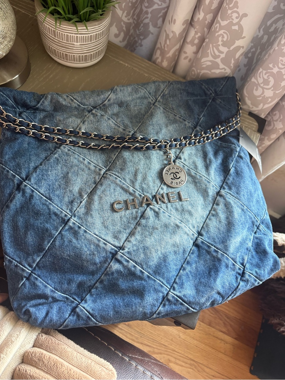 FASHION Light Blue Quilted Denim Shoulder Bag with Chain Strap and Pouch - Picture 3 of 16